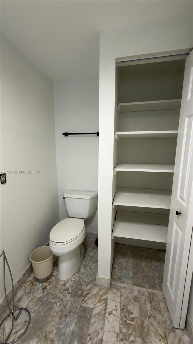 7700 SW 52nd Ct Miami, FL 33143