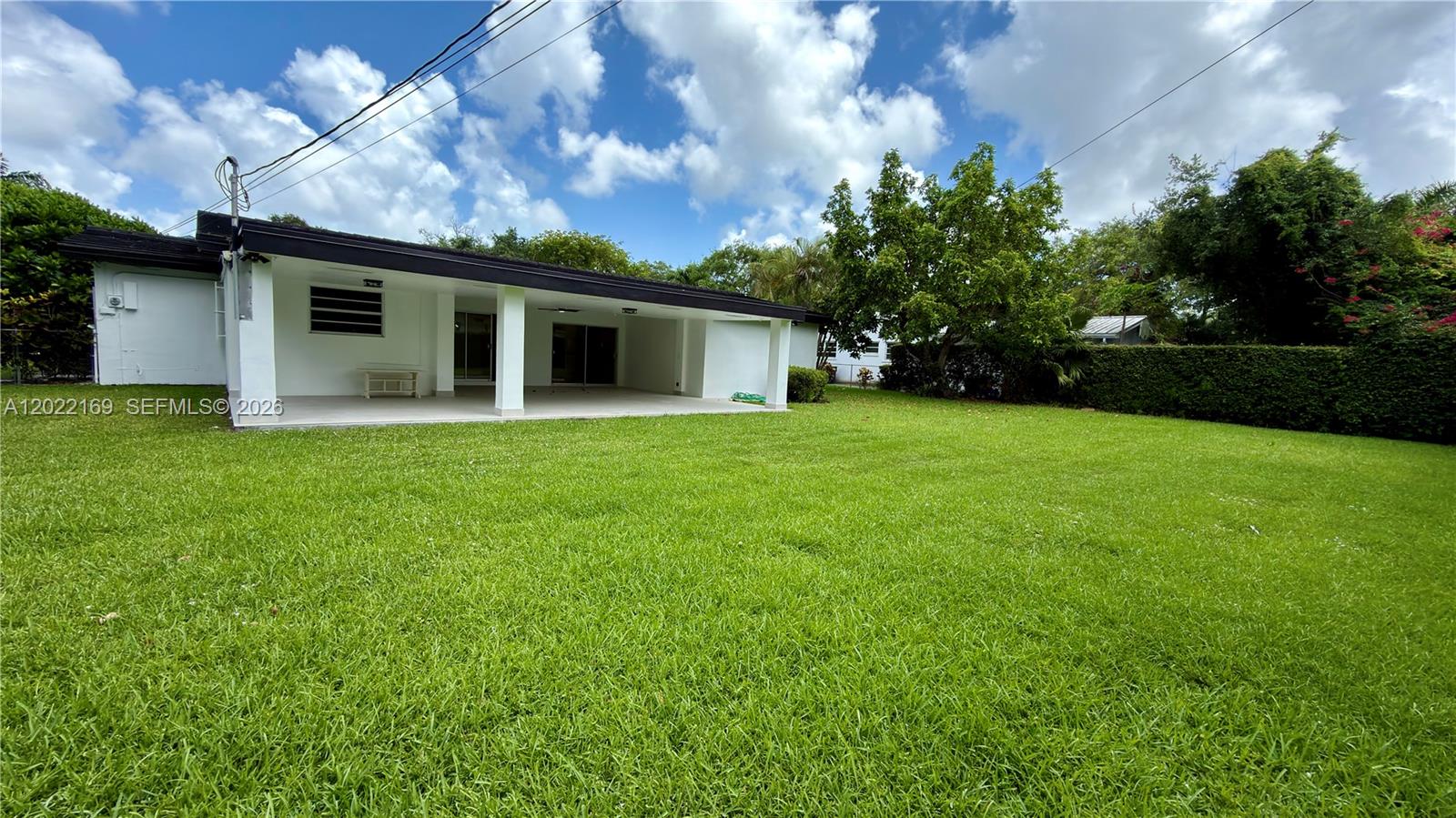 7700 SW 52nd Ct Miami, FL 33143