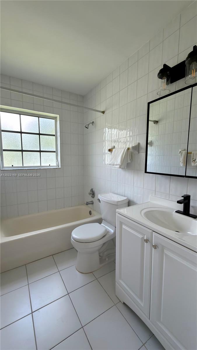 7700 SW 52nd Ct Miami, FL 33143