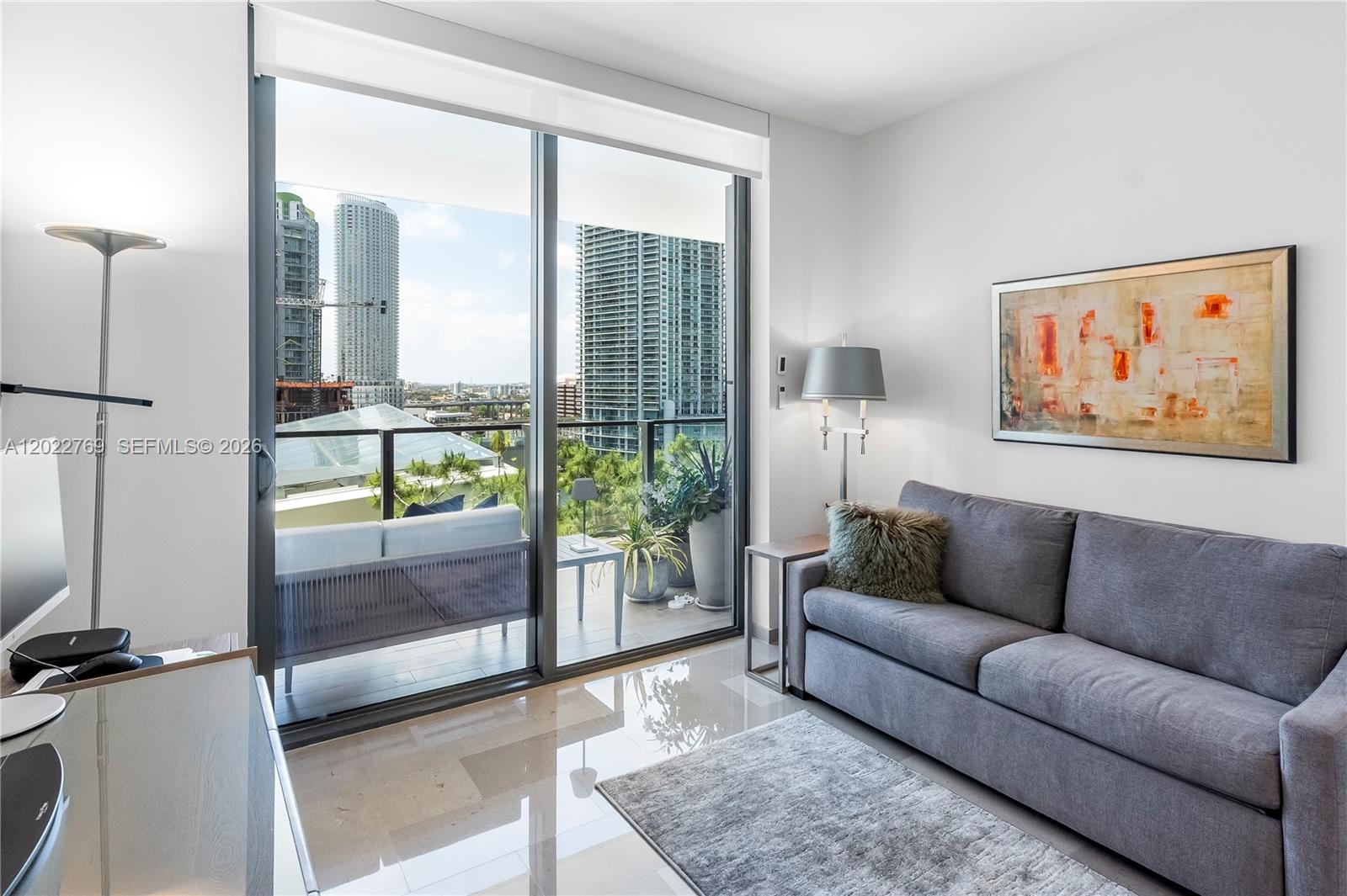 68 SE 6th St #810 Miami, FL 33131