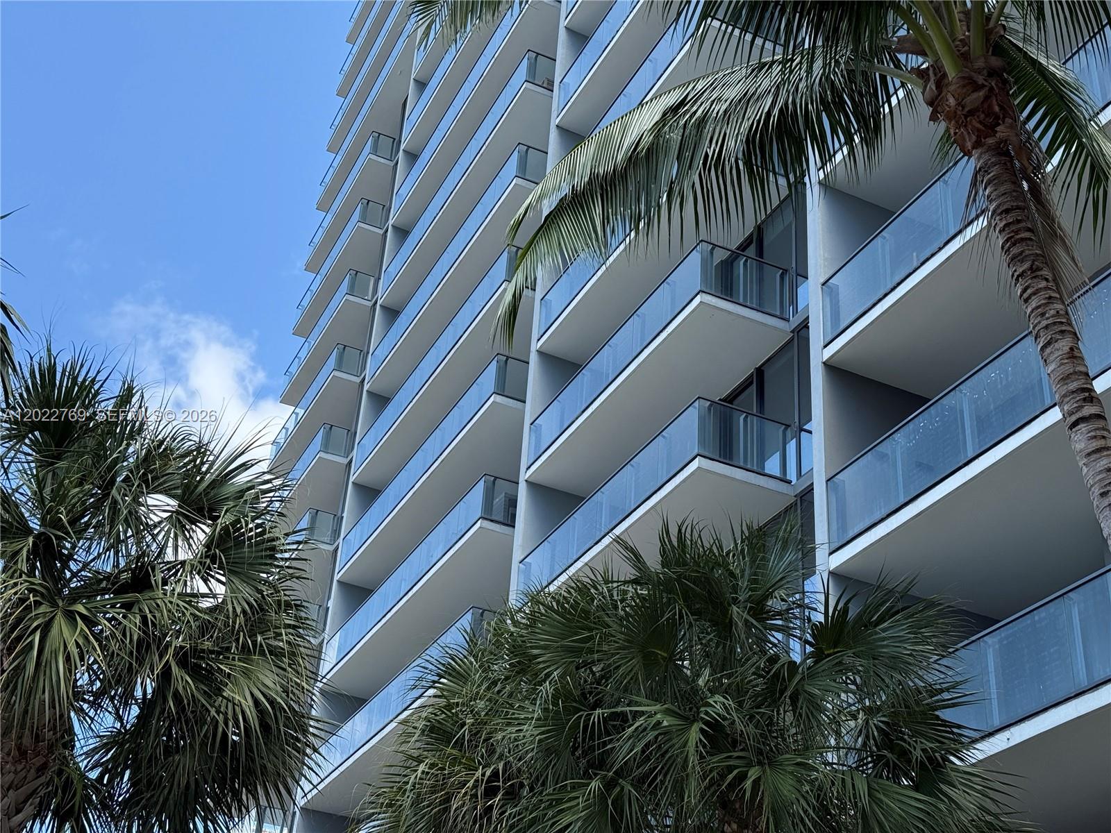 68 SE 6th St #810 Miami, FL 33131