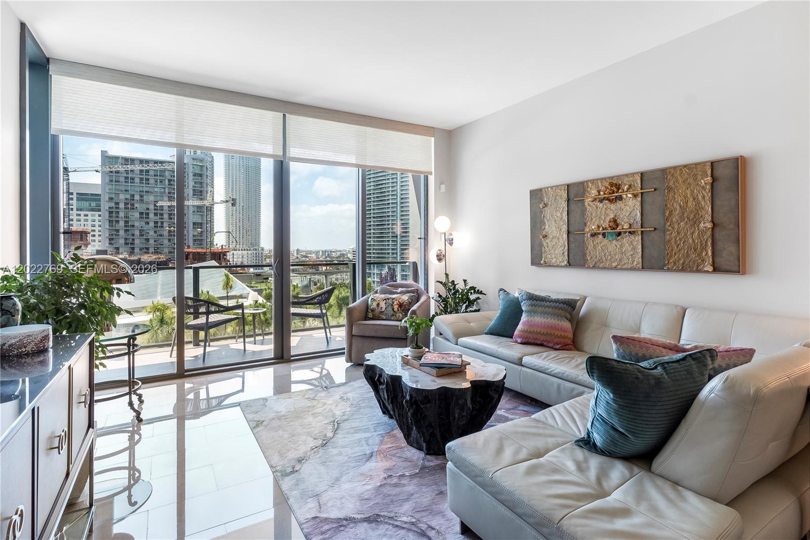 68 SE 6th St #810 Miami, FL 33131