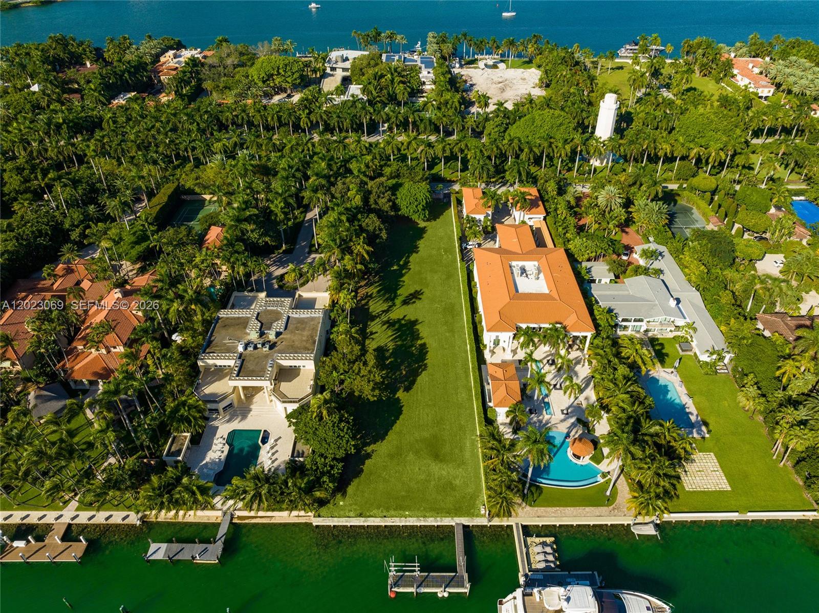 36 Star Is Dr Miami Beach, FL 33139
