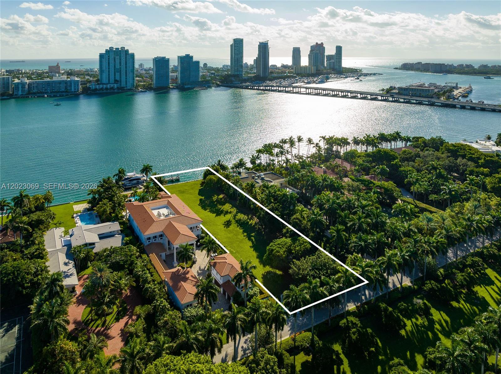 36 Star Is Dr Miami Beach, FL 33139