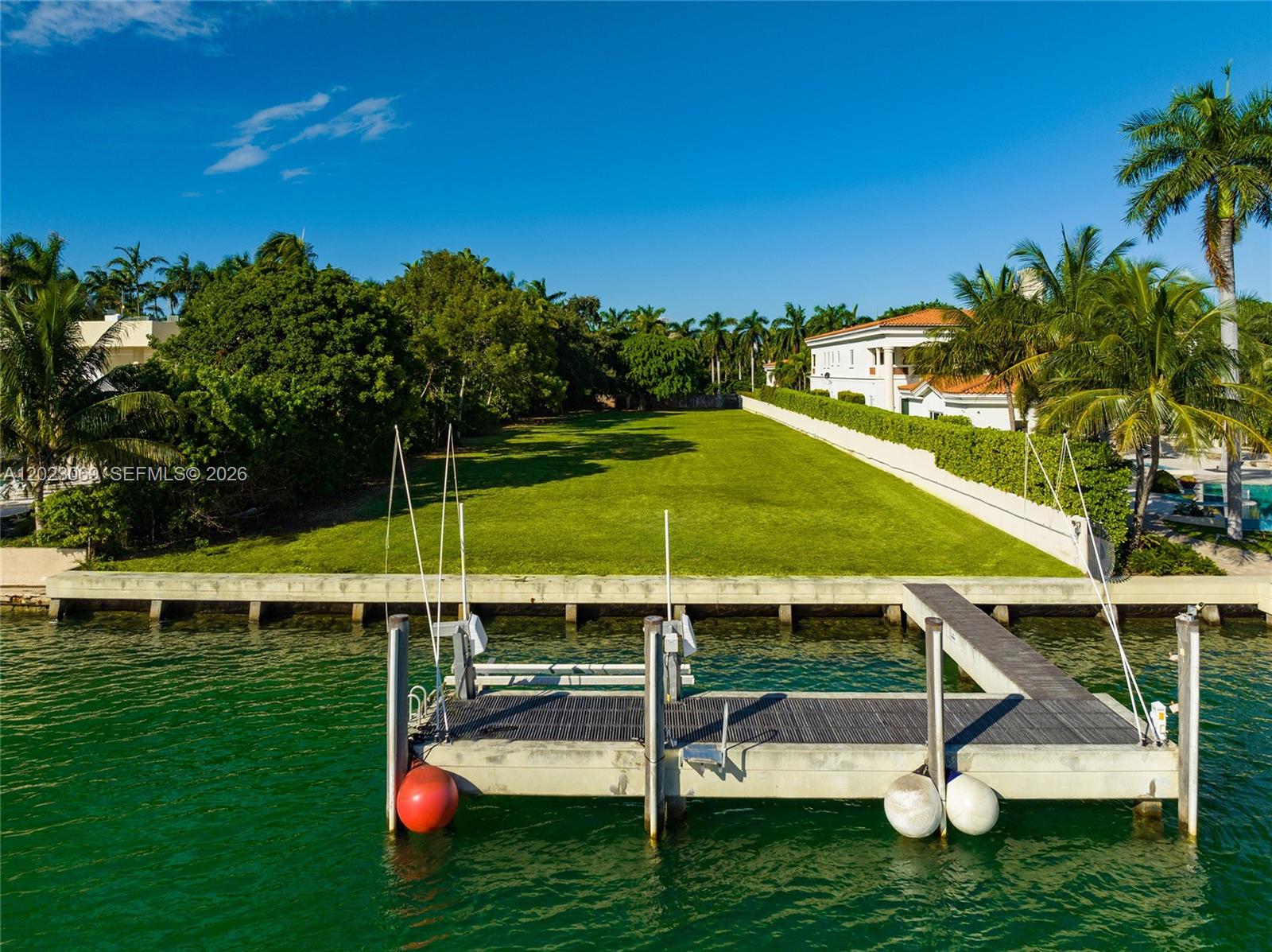 36 Star Is Dr Miami Beach, FL 33139