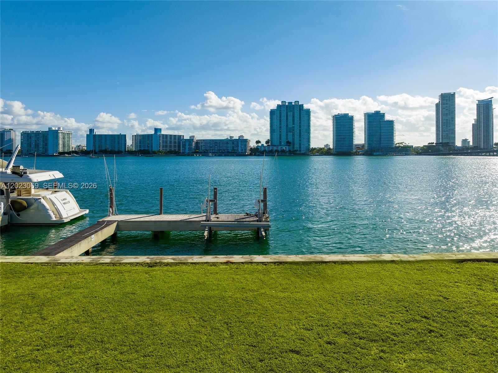 36 Star Is Dr Miami Beach, FL 33139