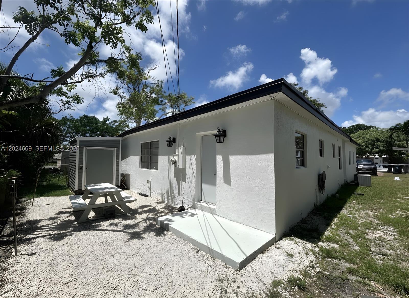 404 NW 18th Ave Fort Lauderdale, FL 33311