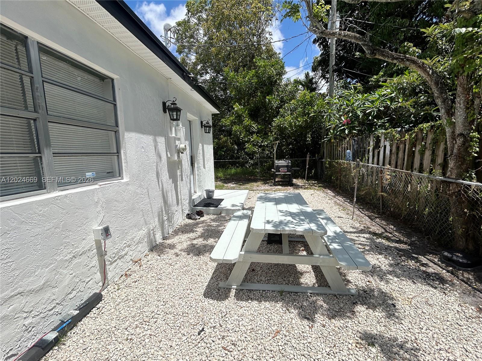 404 NW 18th Ave Fort Lauderdale, FL 33311