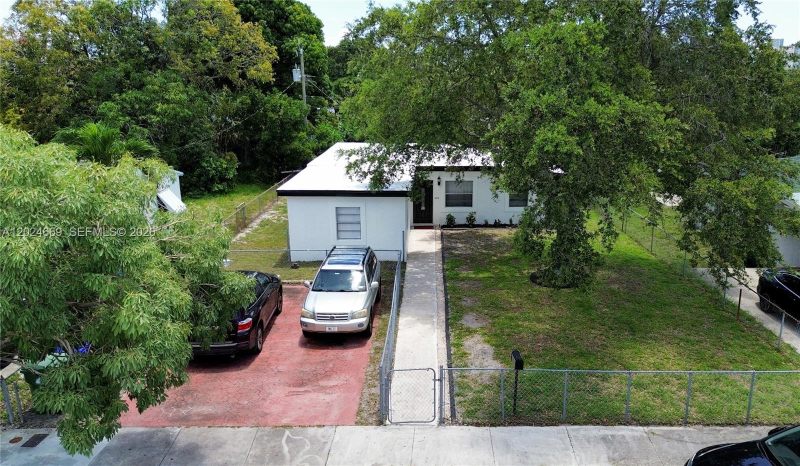 404 NW 18th Ave Fort Lauderdale, FL 33311