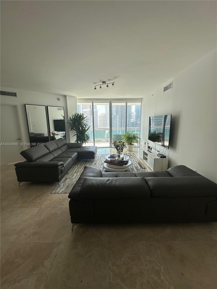 350 S Miami Ave #2302 Miami, FL 33130