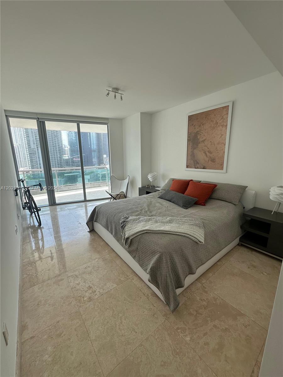 350 S Miami Ave #2302 Miami, FL 33130