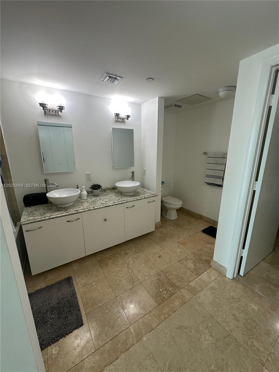 350 S Miami Ave #2302 Miami, FL 33130