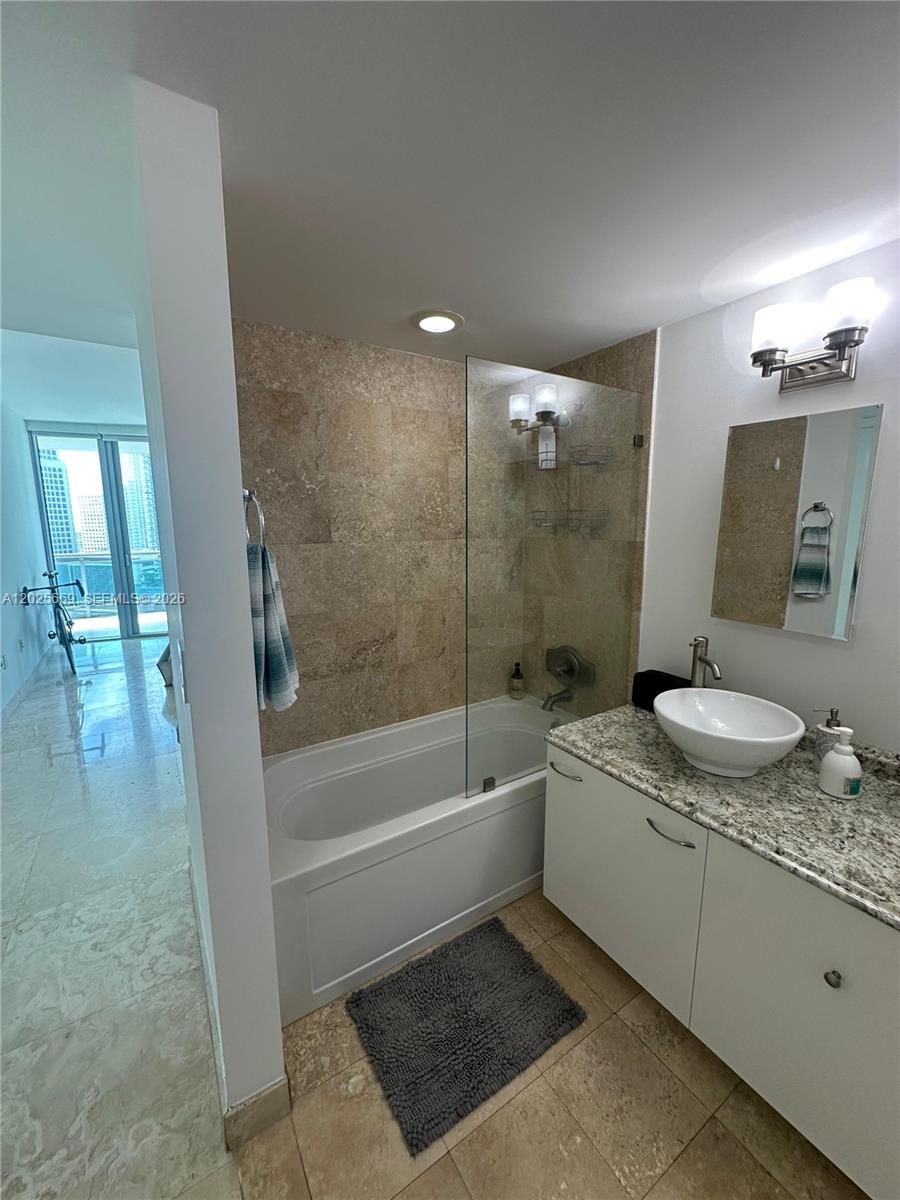 350 S Miami Ave #2302 Miami, FL 33130