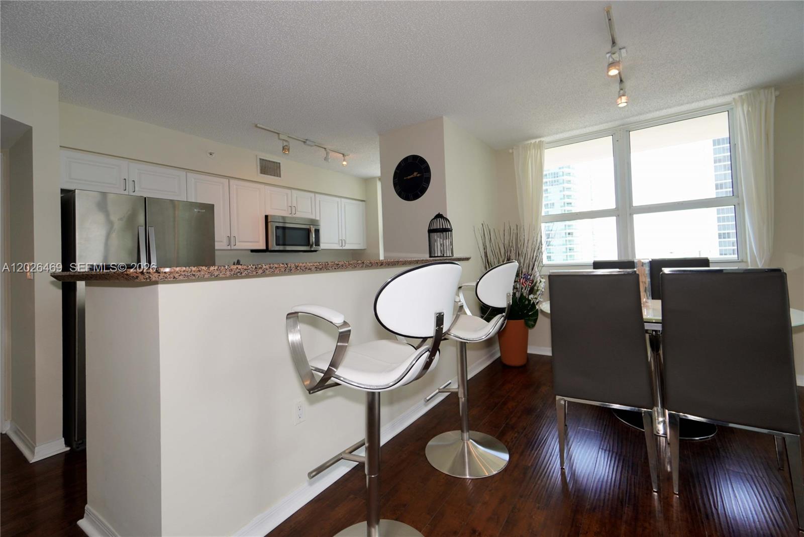 image The Mark on Brickell8