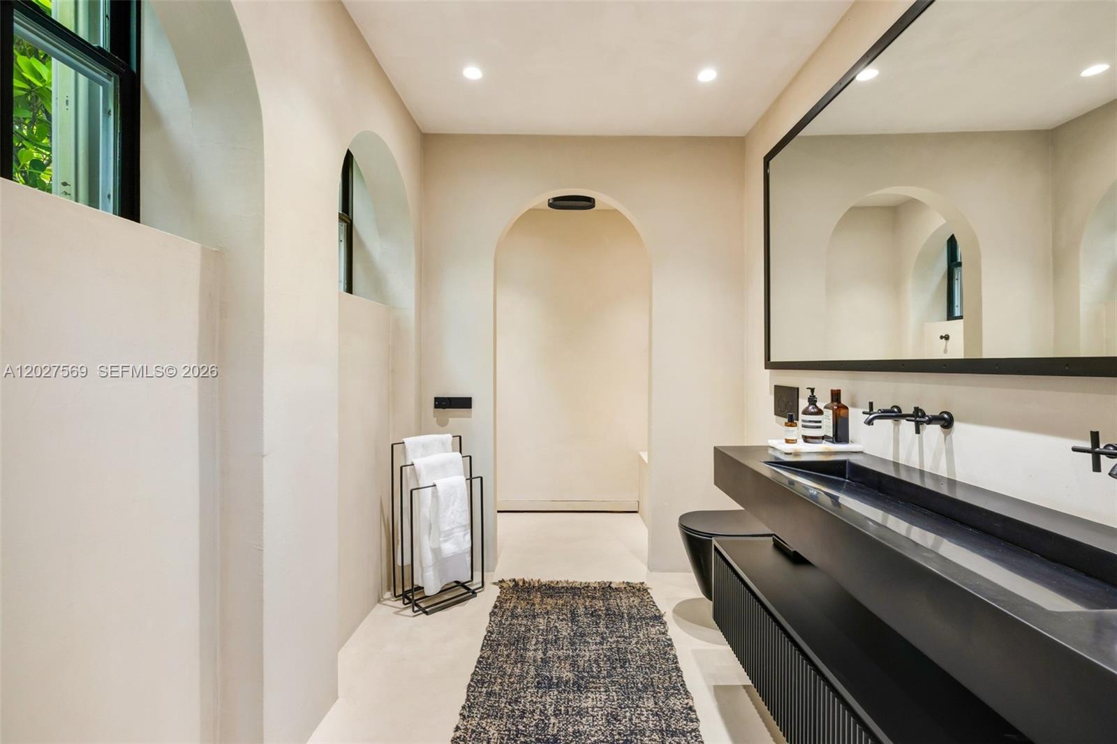 1225 Alhambra Cir Coral Gables, FL 33134