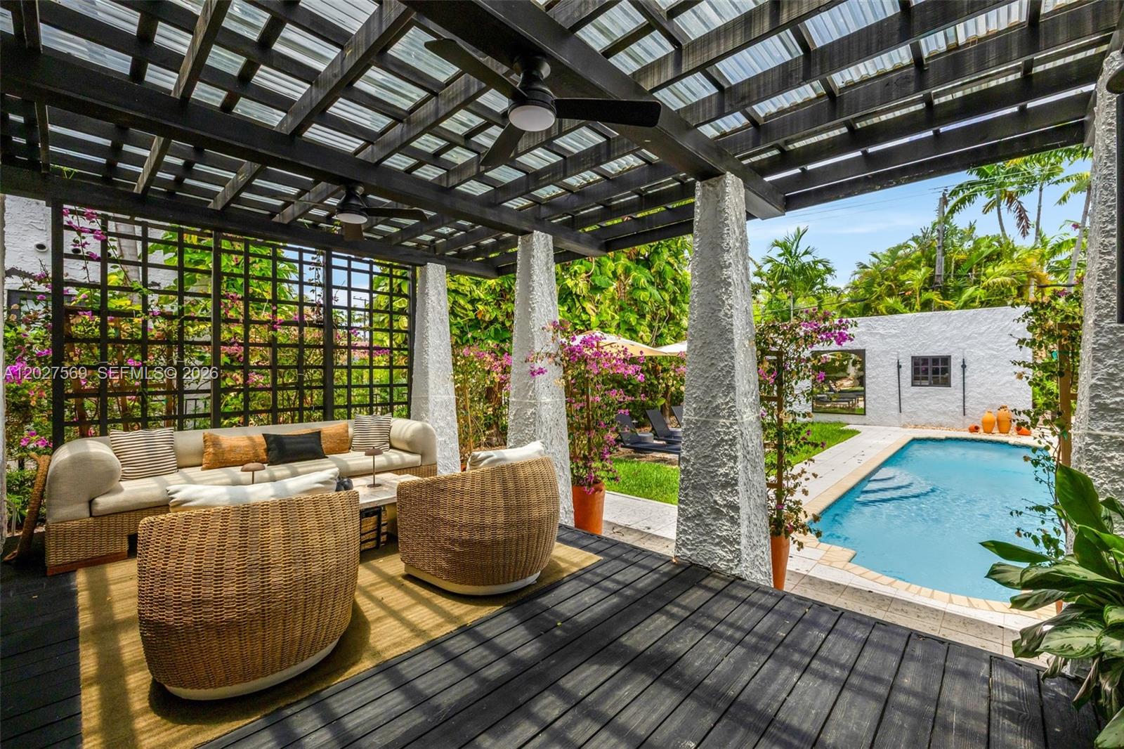 1225 Alhambra Cir Coral Gables, FL 33134