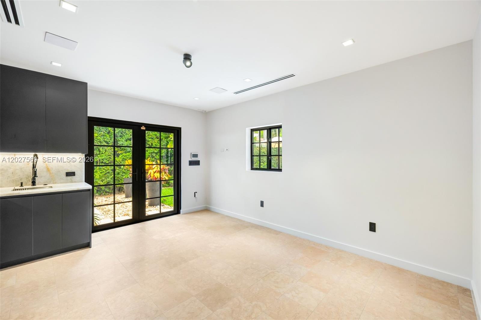 1225 Alhambra Cir Coral Gables, FL 33134