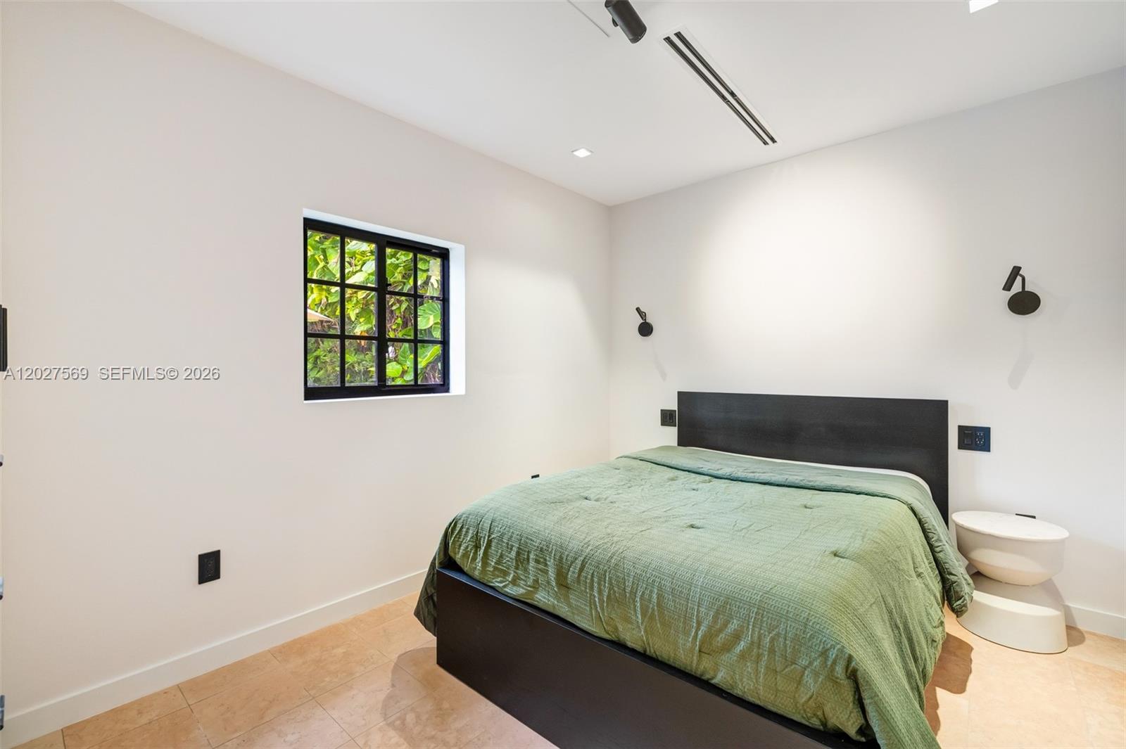 1225 Alhambra Cir Coral Gables, FL 33134