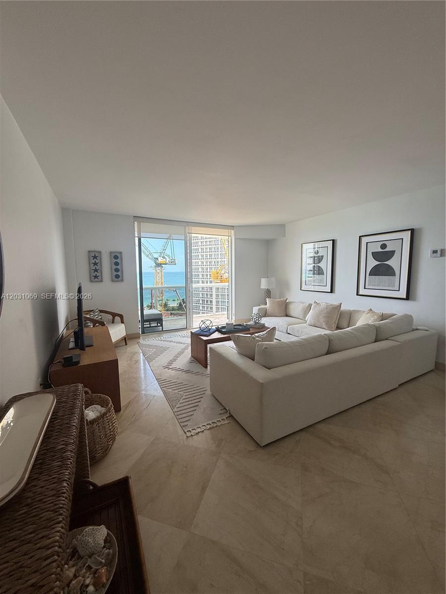 10275 Collins Ave #1221 Bal Harbour, FL 33154