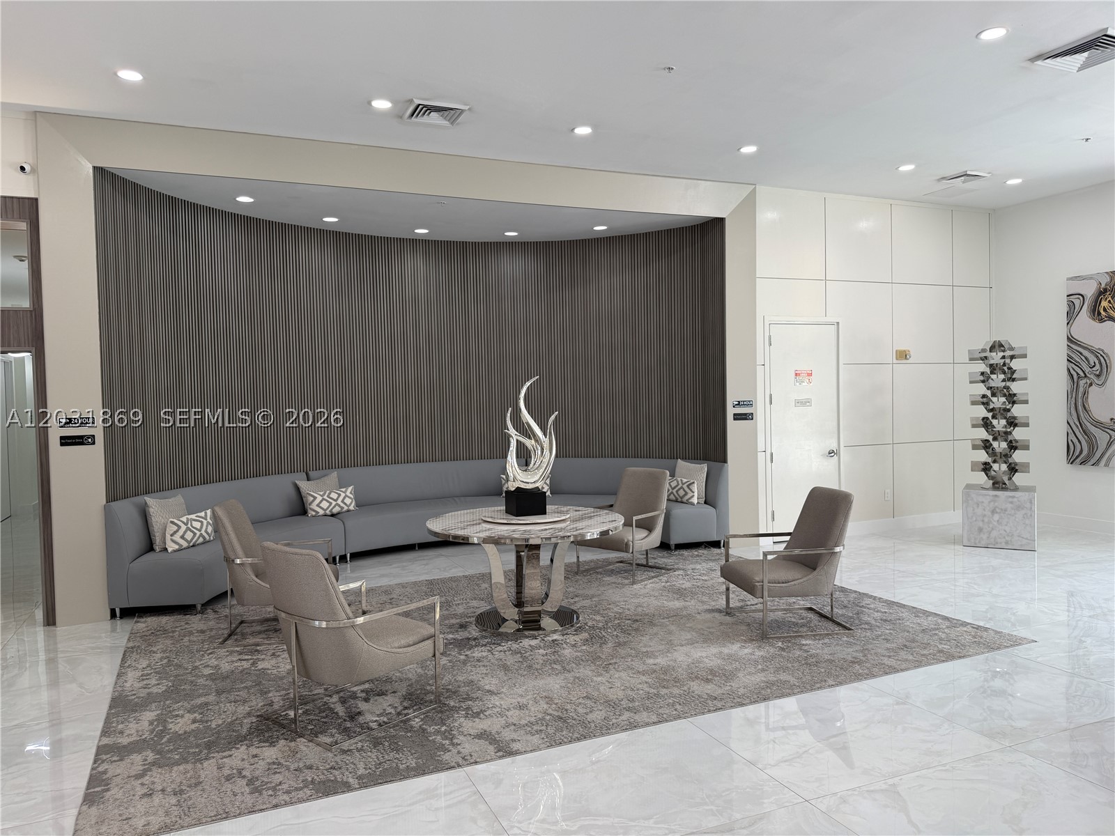 image The Venture at Aventura16