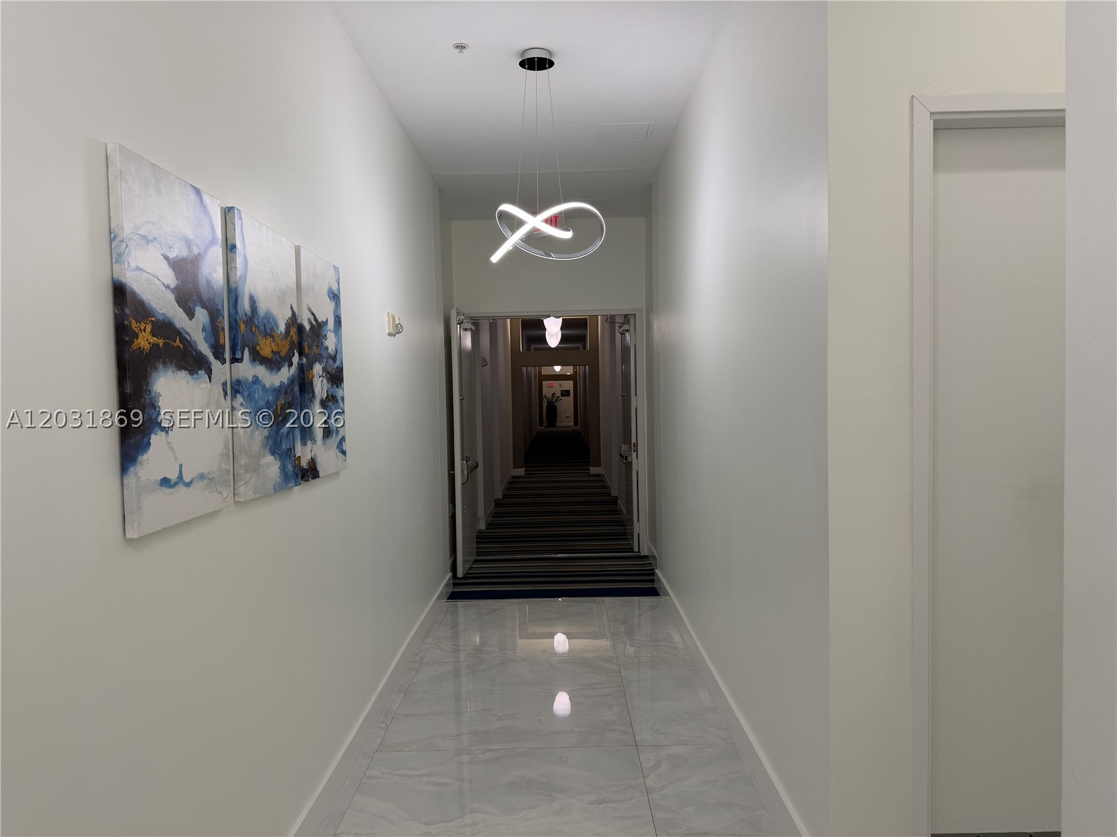 image The Venture at Aventura17