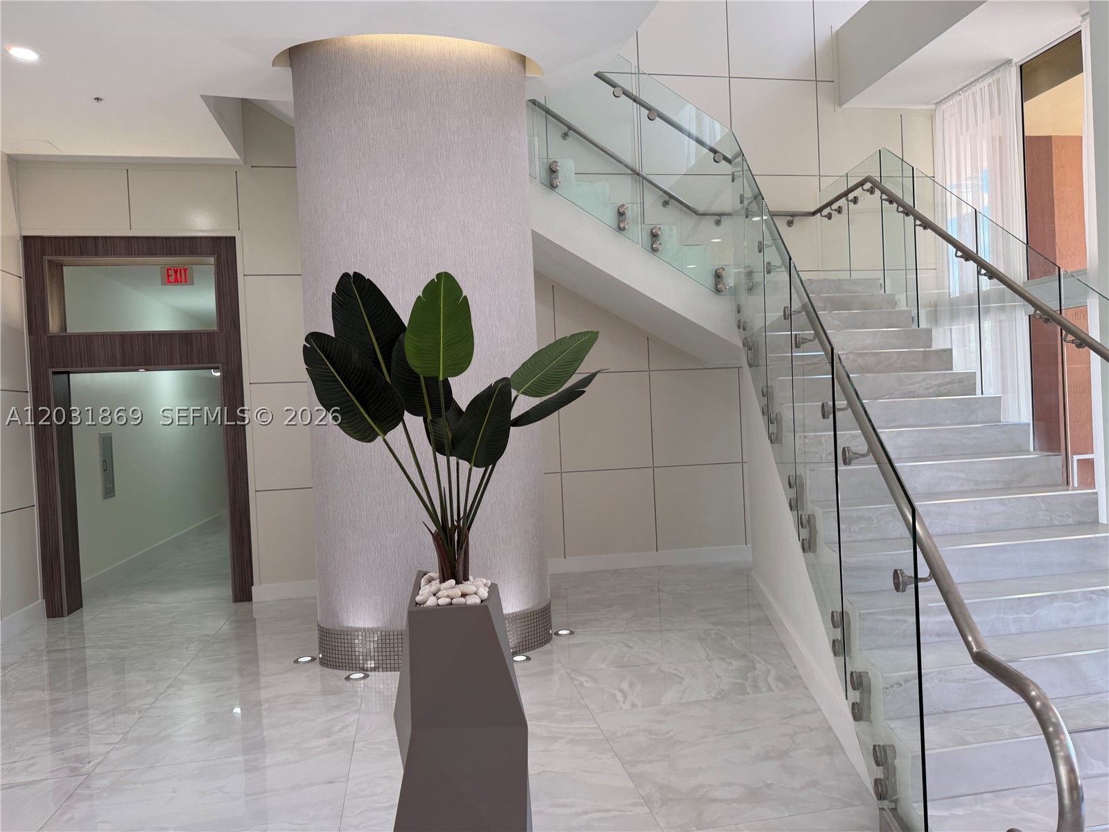 image The Venture at Aventura19