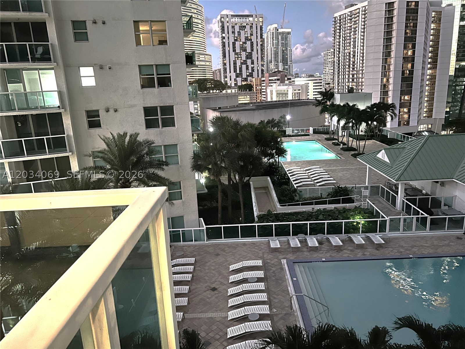 image Brickell on the River South44