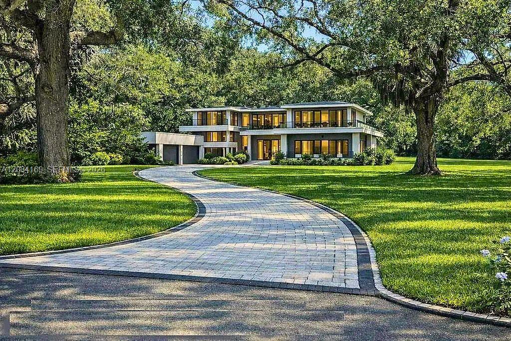 9979 Fairchild Coral Gables, FL 33156