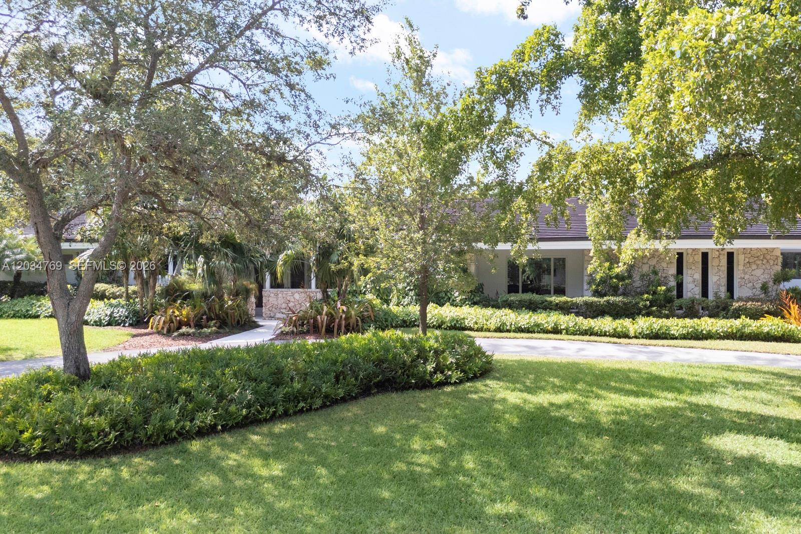 5780 Las Palmas Coral Gables, FL 33156