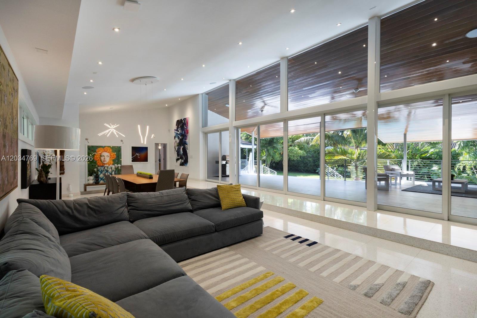 5780 Las Palmas Coral Gables, FL 33156