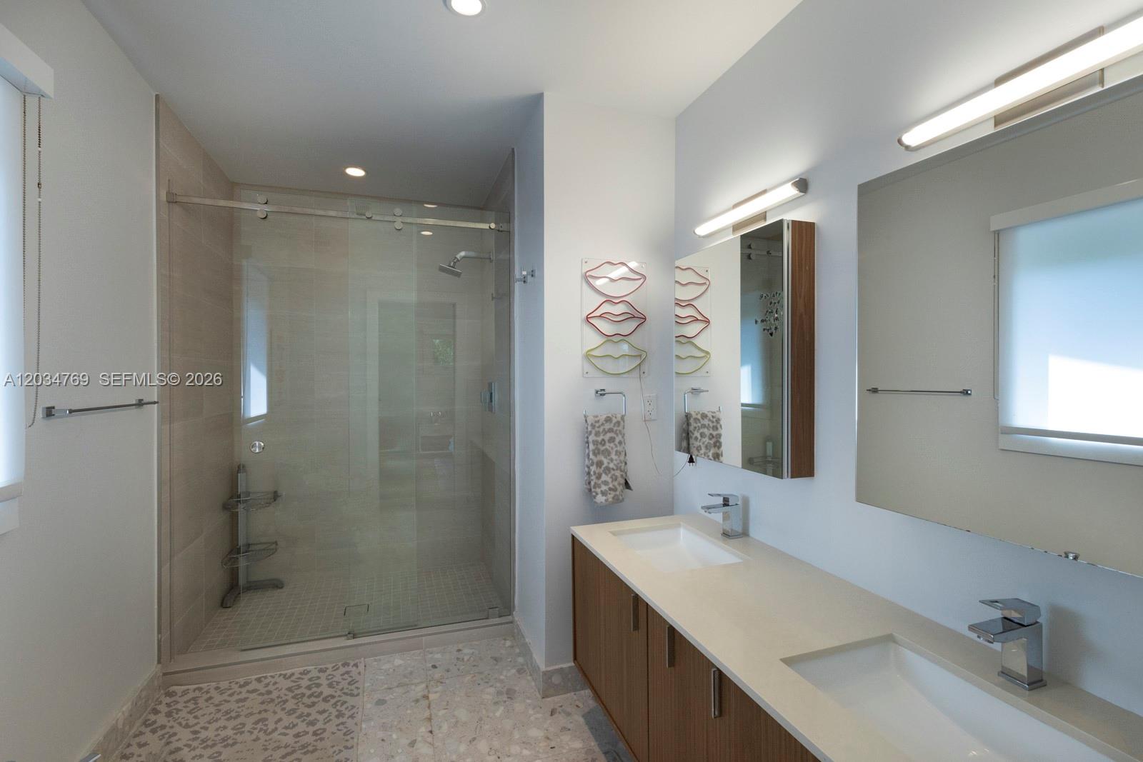 5780 Las Palmas Coral Gables, FL 33156