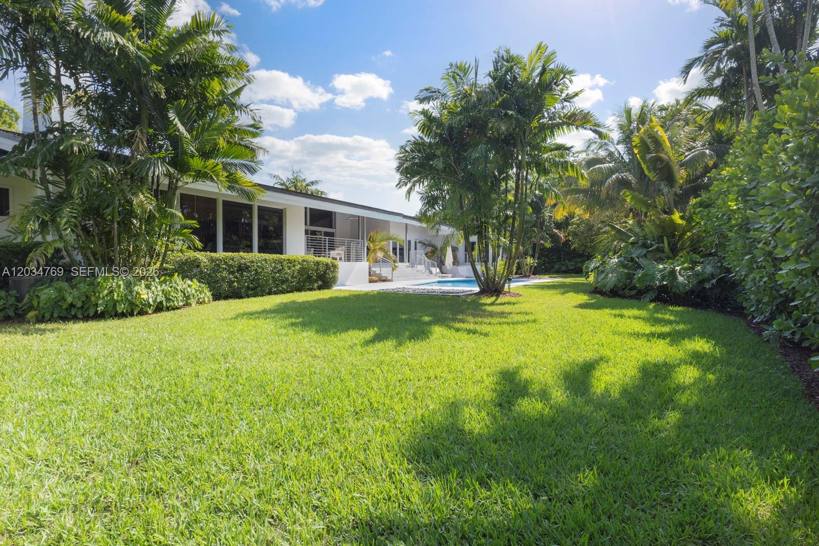 5780 Las Palmas Coral Gables, FL 33156