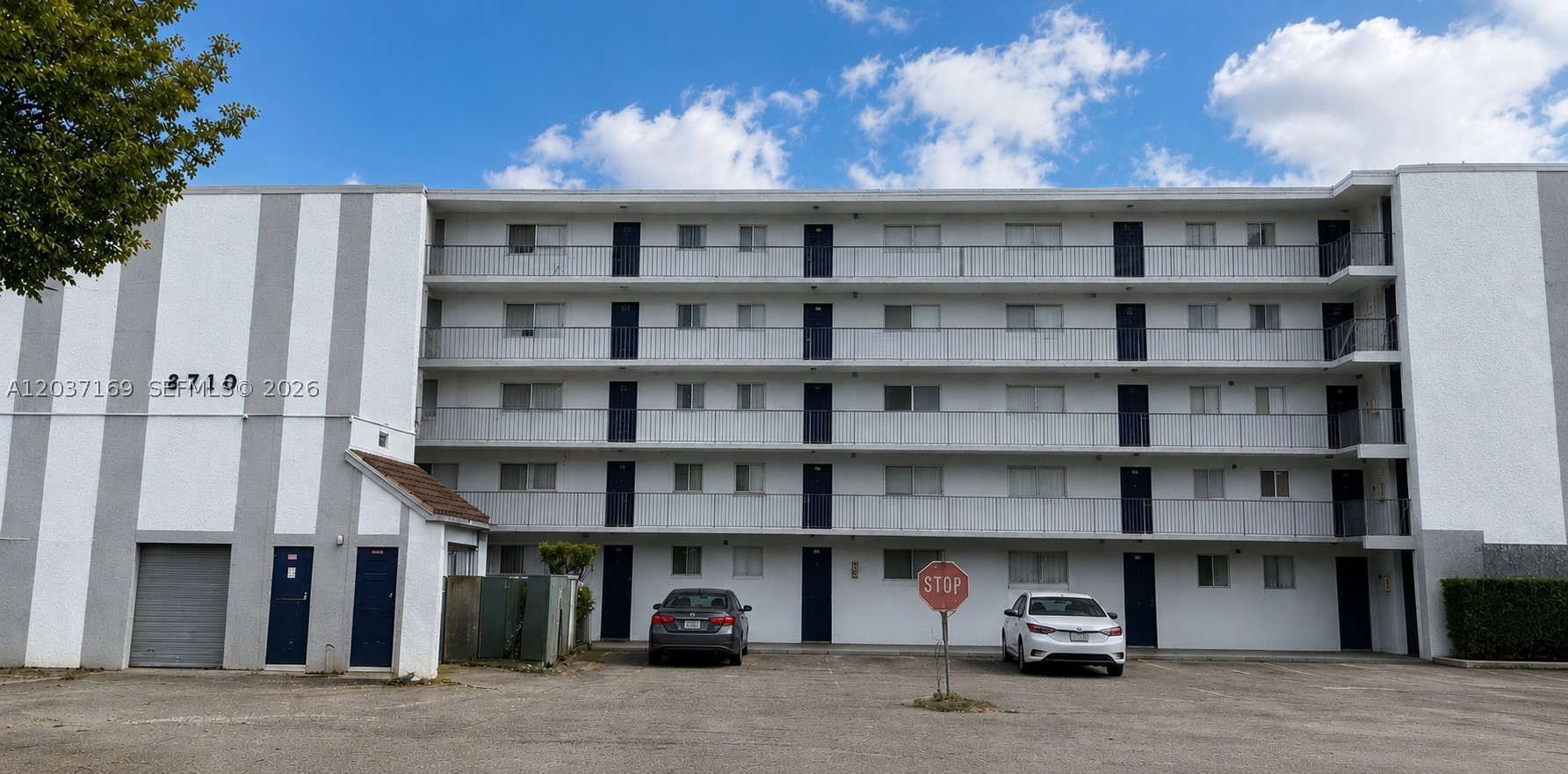 8710 N Sherman Cir #506