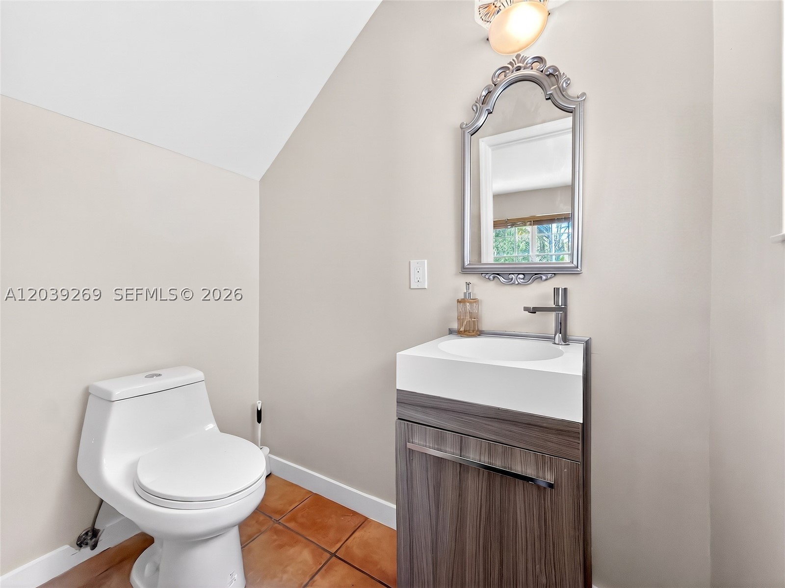 1642 SW 12th St Miami, FL 33135