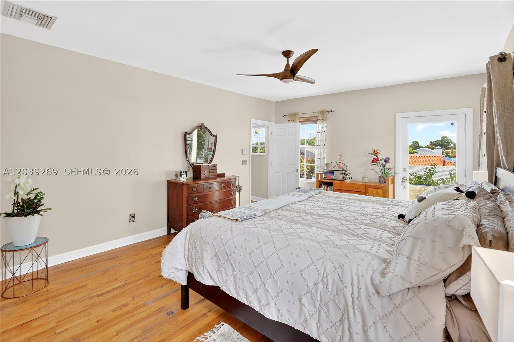 1642 SW 12th St Miami, FL 33135