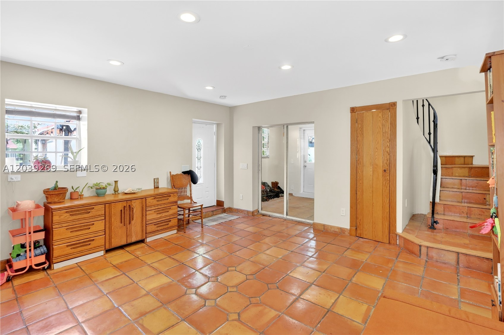 1642 SW 12th St Miami, FL 33135