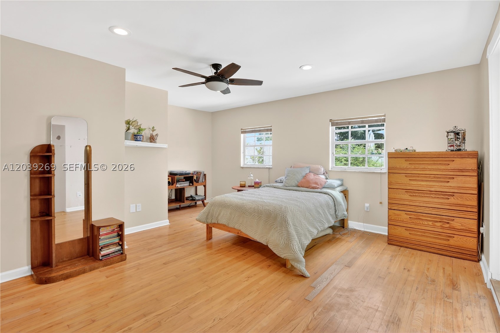 1642 SW 12th St Miami, FL 33135