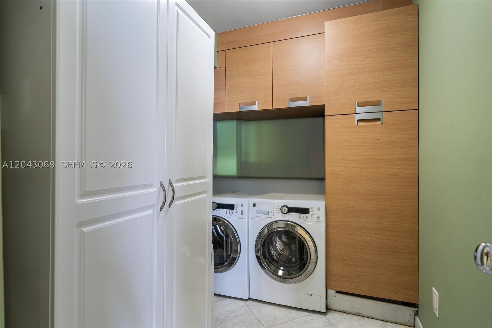 1623 Collins Ave #PH1010 Miami Beach, FL 33139