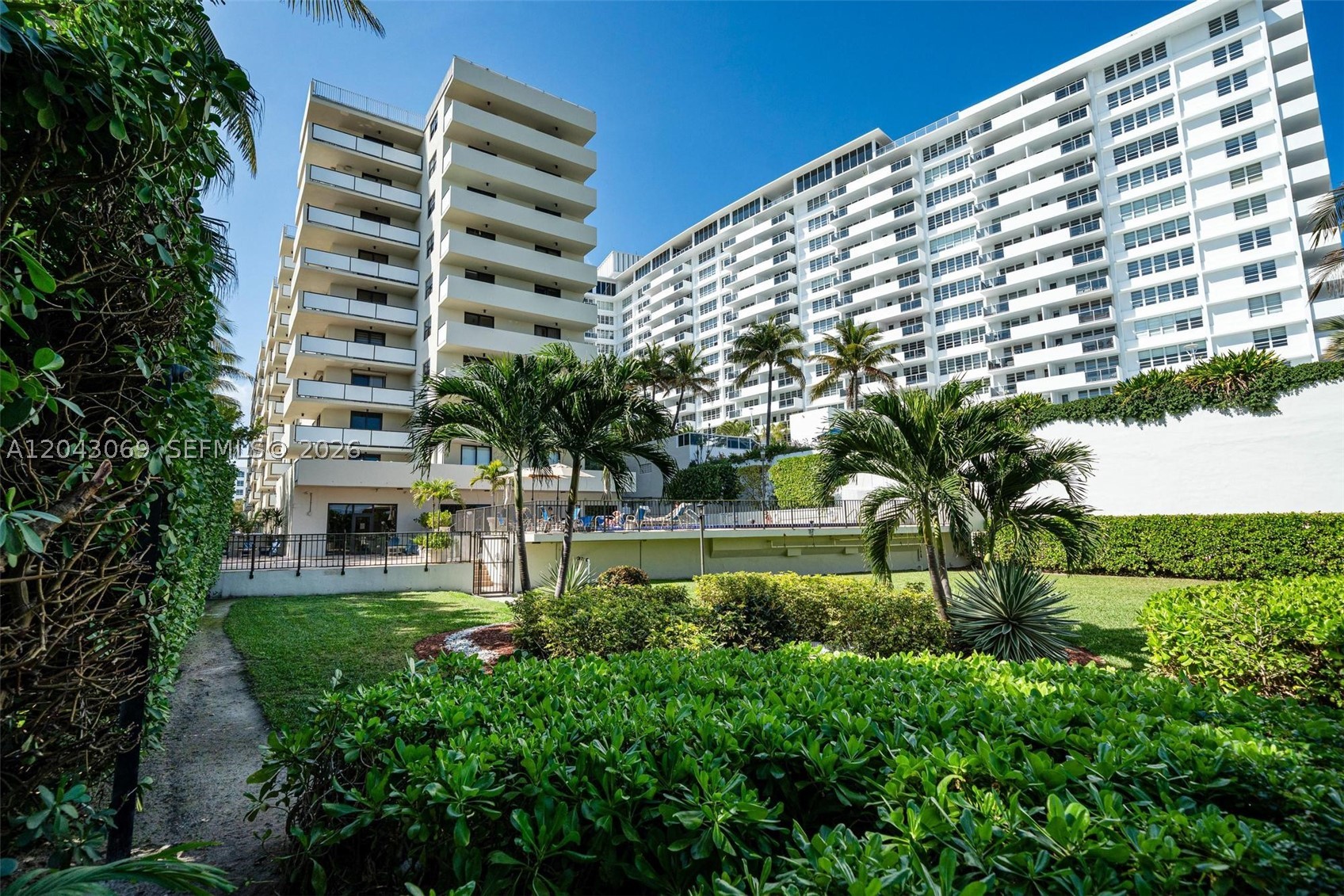 1623 Collins Ave #PH1010 Miami Beach, FL 33139