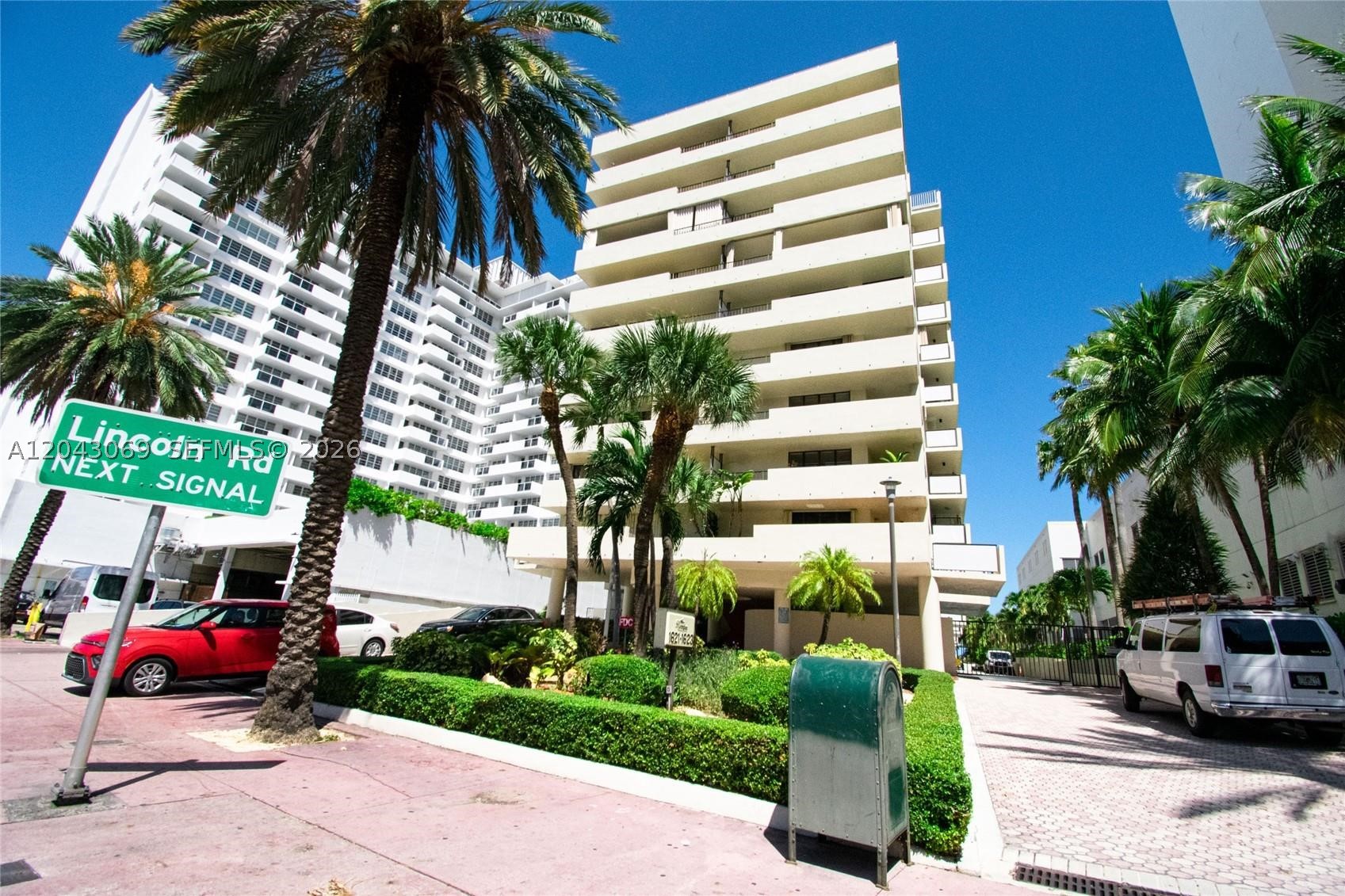 1623 Collins Ave #PH1010 Miami Beach, FL 33139