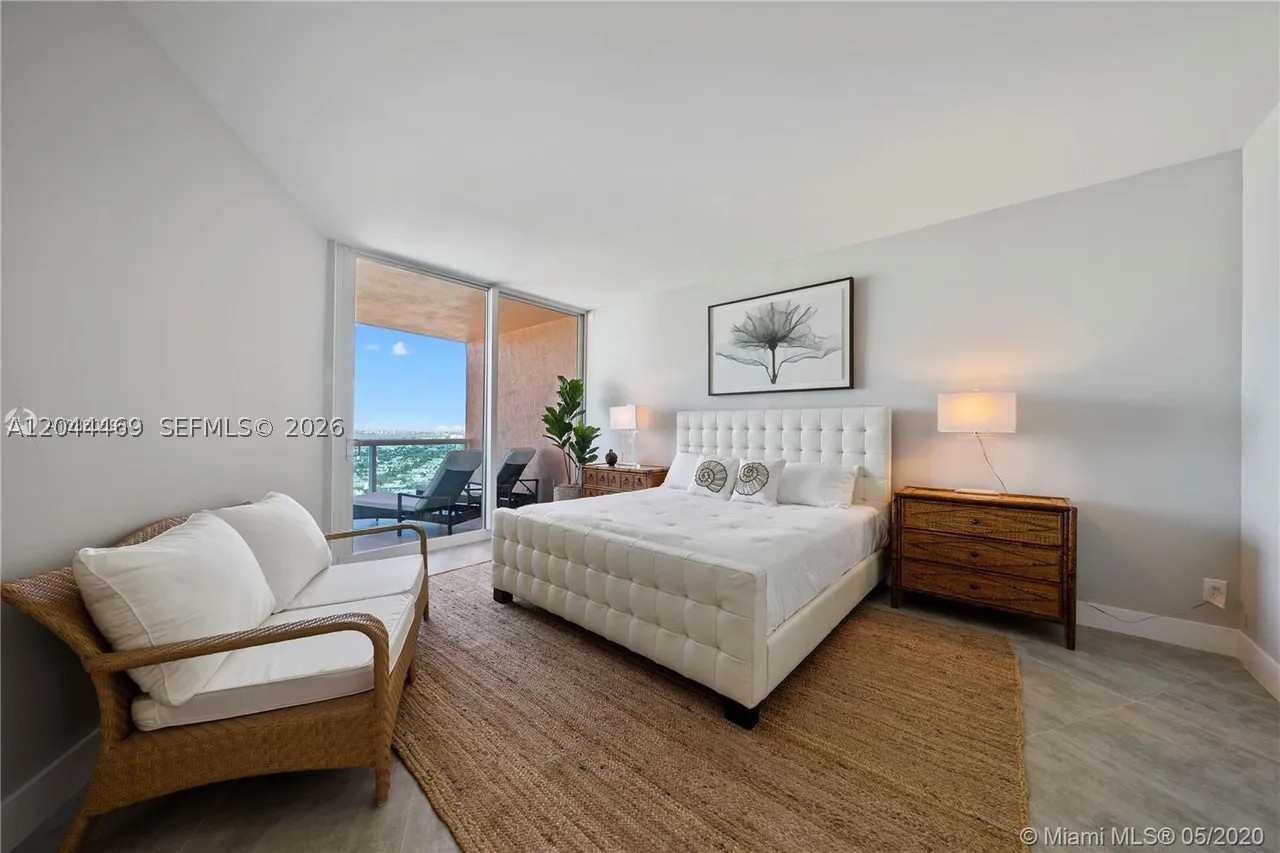 300 S Pointe Dr #3604 Miami Beach, FL 33139