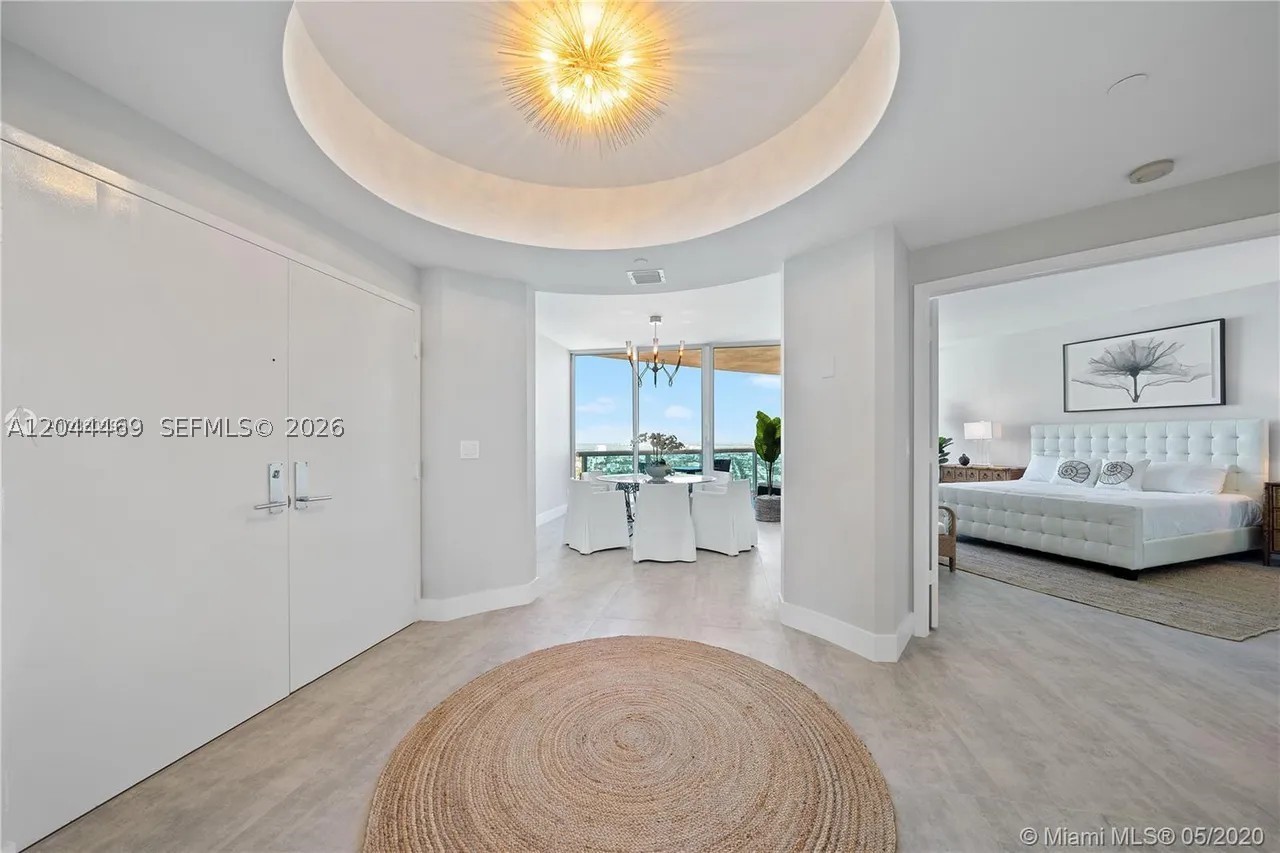 300 S Pointe Dr #3604 Miami Beach, FL 33139
