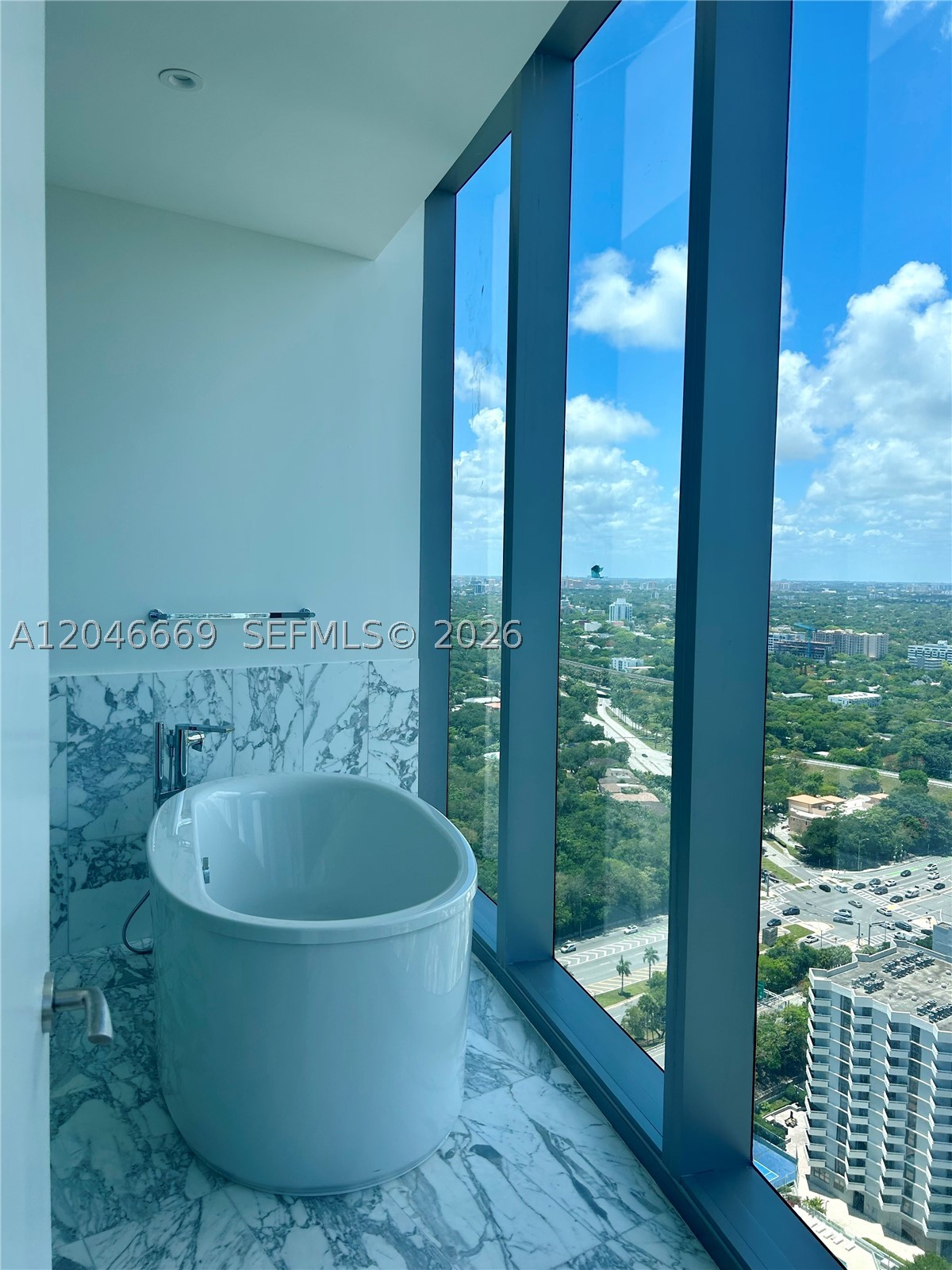 175 SE 25th Rd #2804 Miami, FL 33129