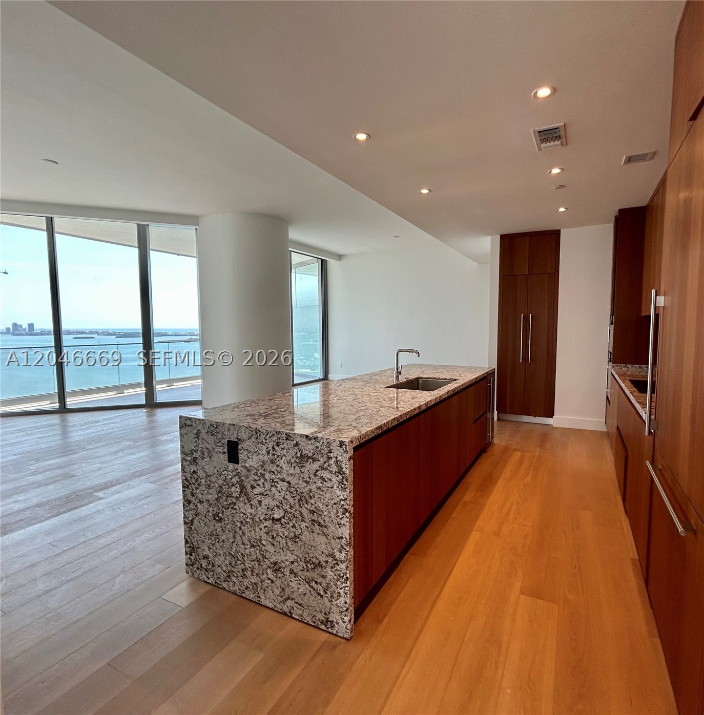 175 SE 25th Rd #2804 Miami, FL 33129