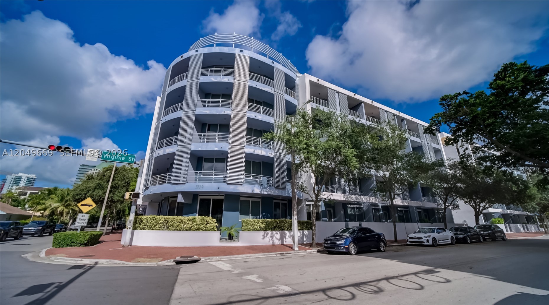 3339 Virginia St #323