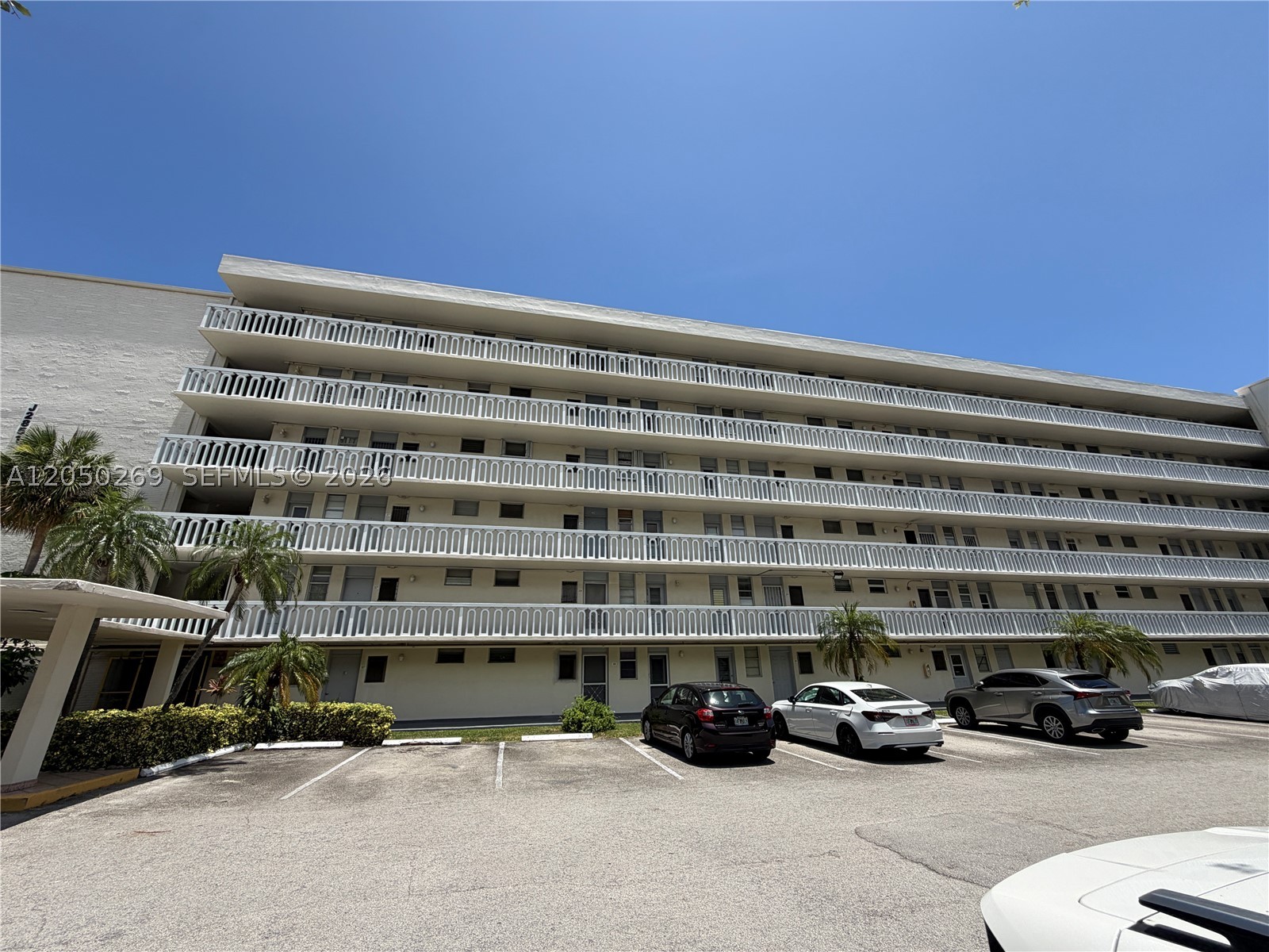 2851 Leonard Dr #J511