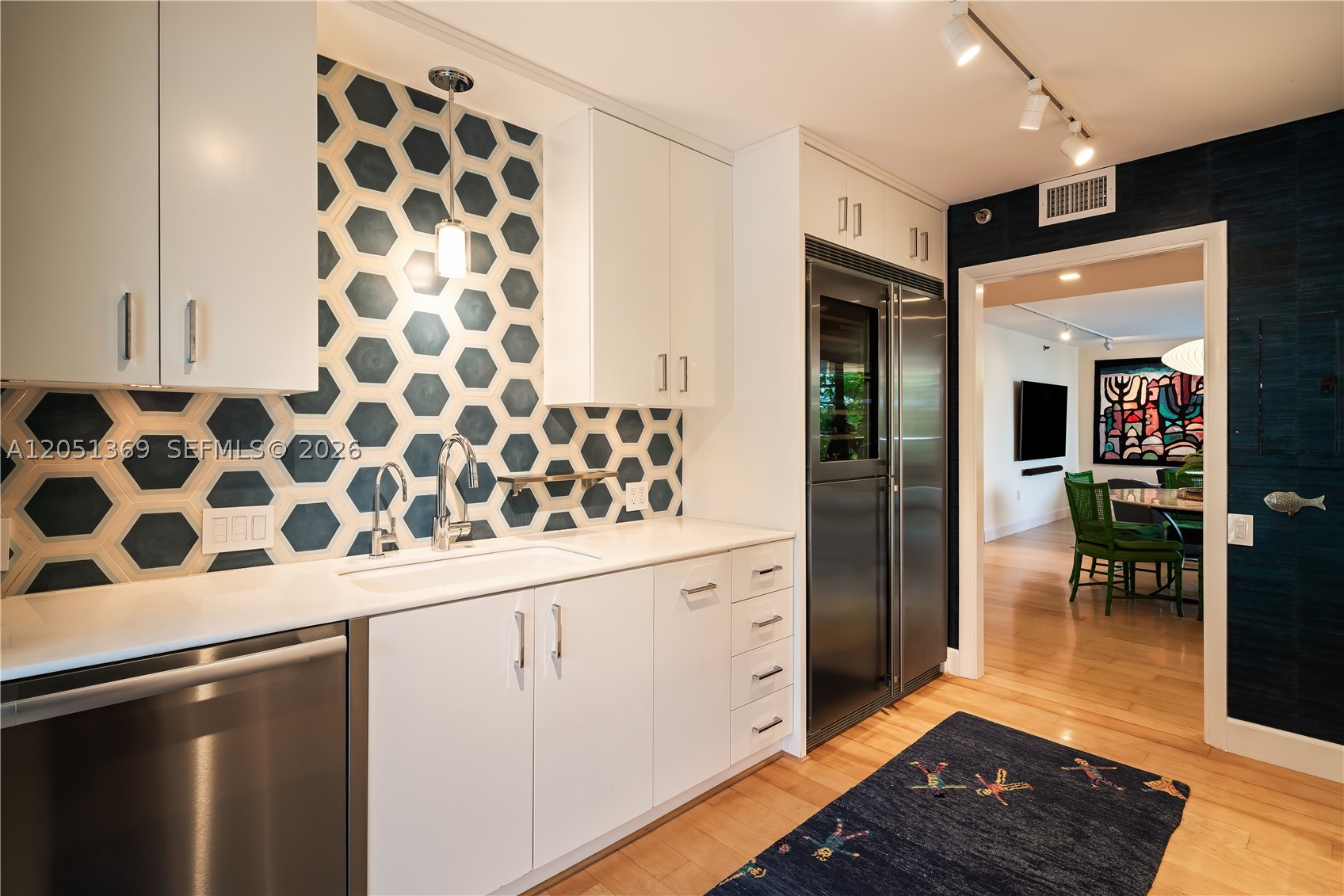 2575 S Bayshore Dr #5B Coconut Grove, FL 33133