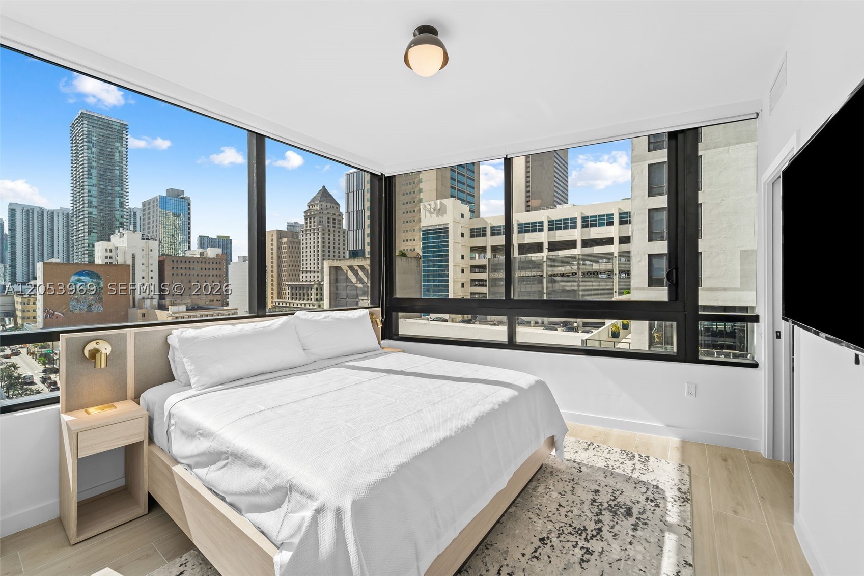 225 N Miami Ave #912