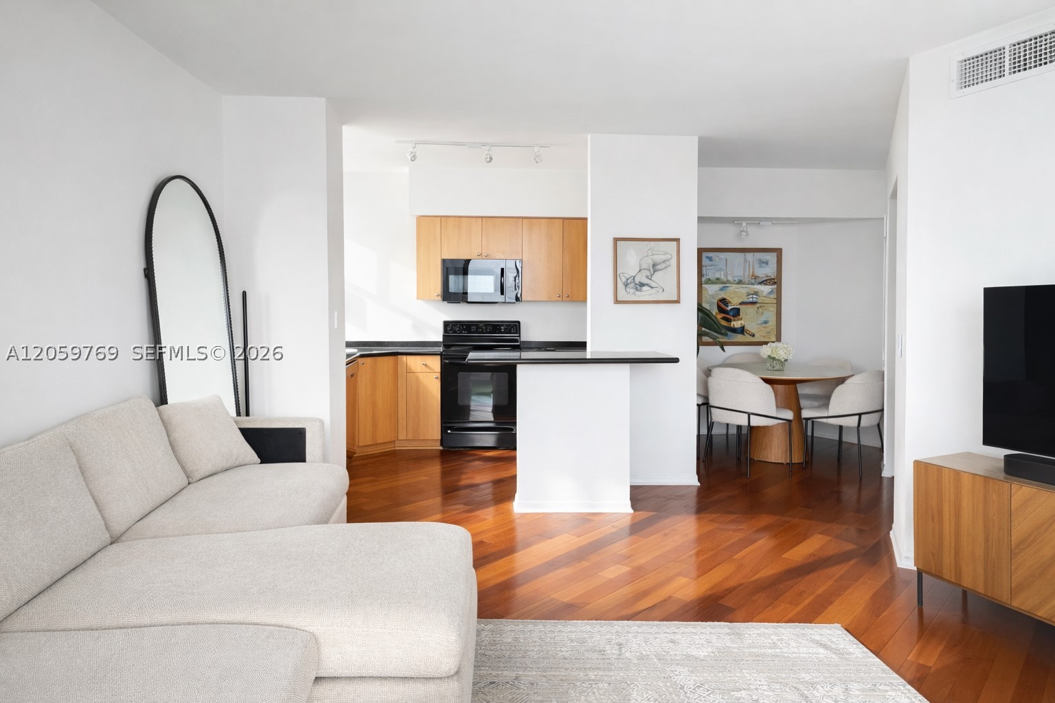 image The Waverly at South Beach8