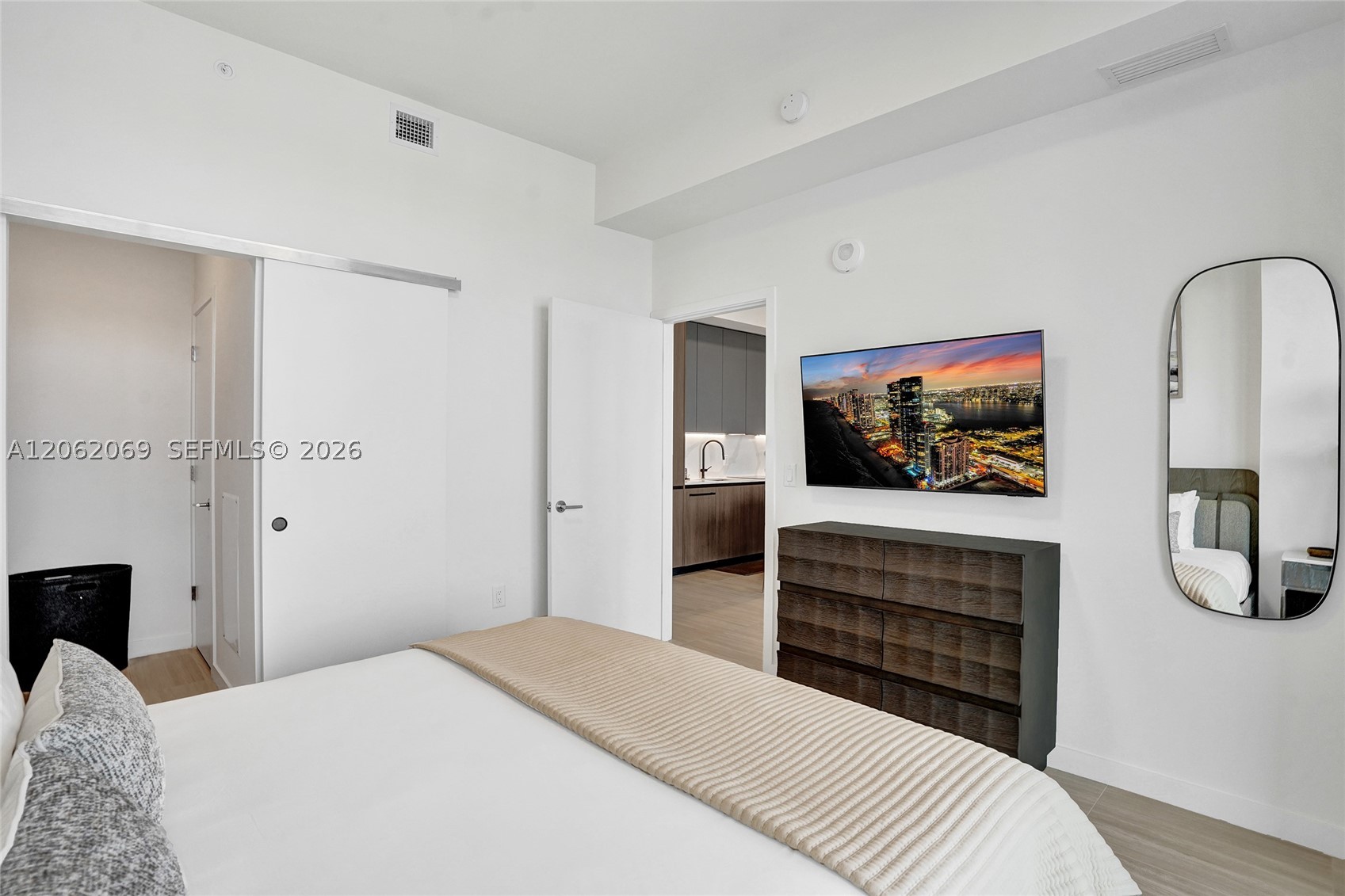 580 72nd St #1809 Miami Beach, FL 33141